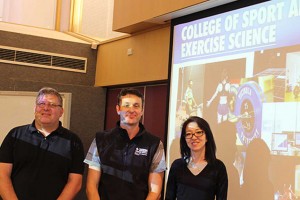 Ina dan dua profesor olahraga dari Victoria University, Melbourne (foto: Jurusanku)